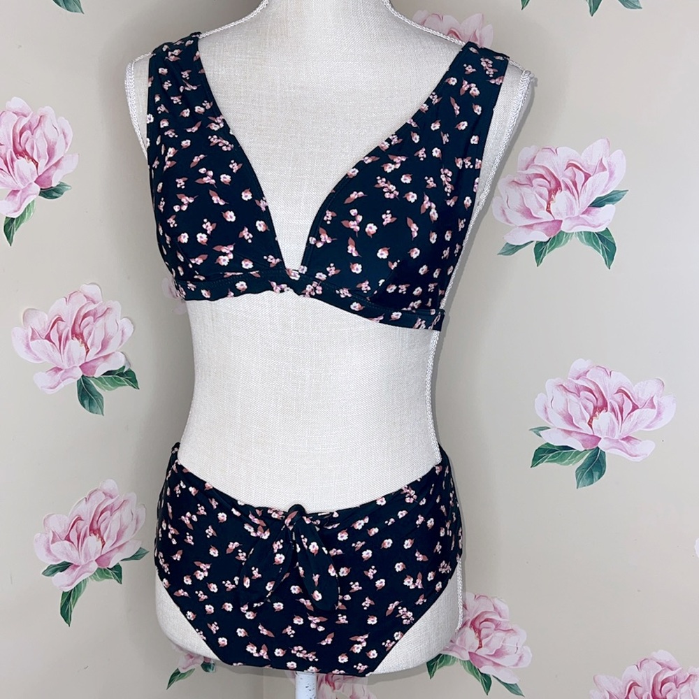 Gianni Bini Swimsuit 2-piece